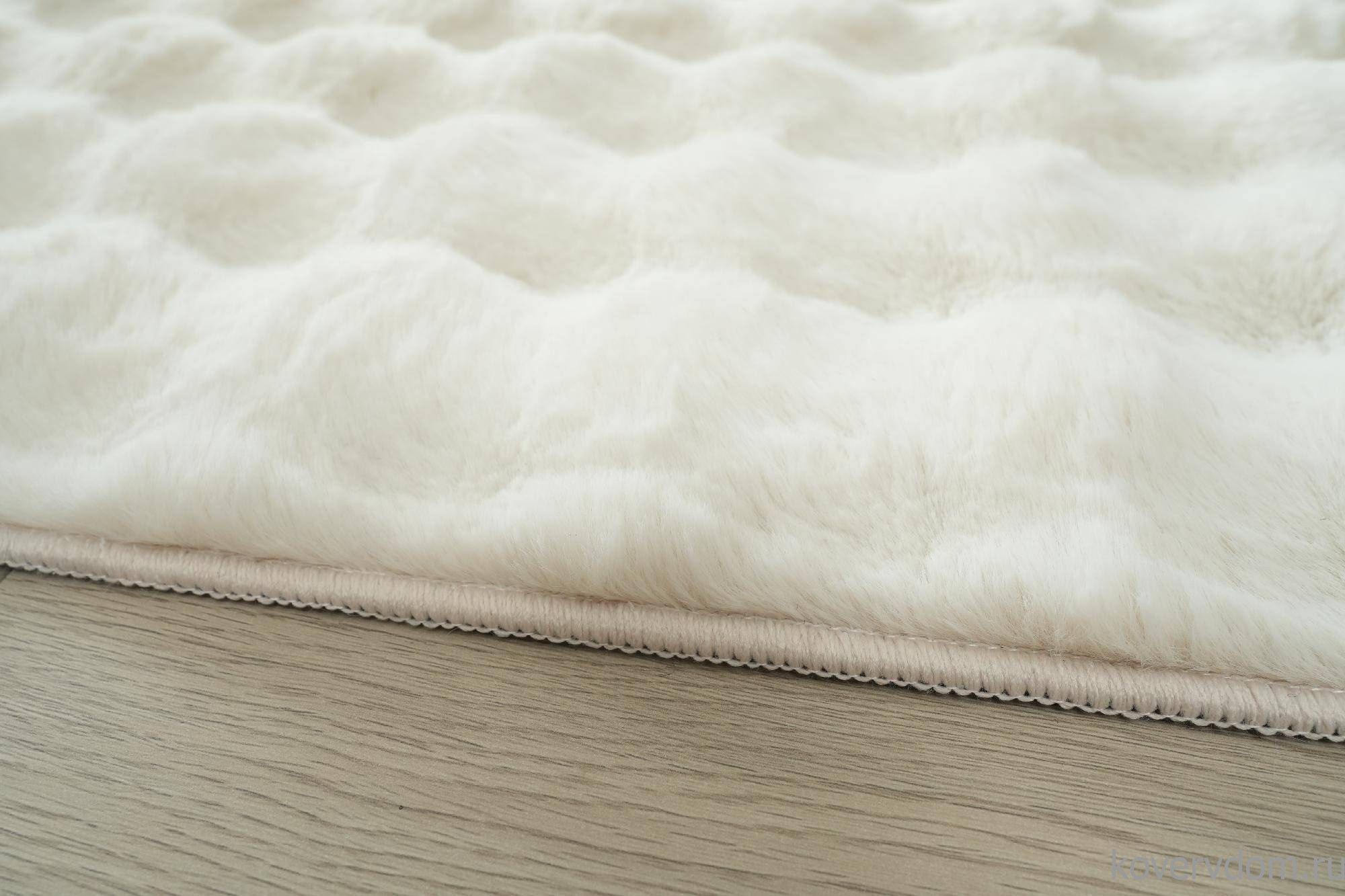 Ковер из искусственного меха BUBBLE PX1000 L.BEIGE Ковер из искусственного меха BUBBLE PX1000 L.BEIGE